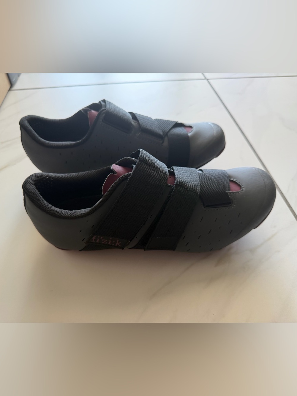 Fizik Men's Black Cycling Shoes with Grape Accents 41.5 EU